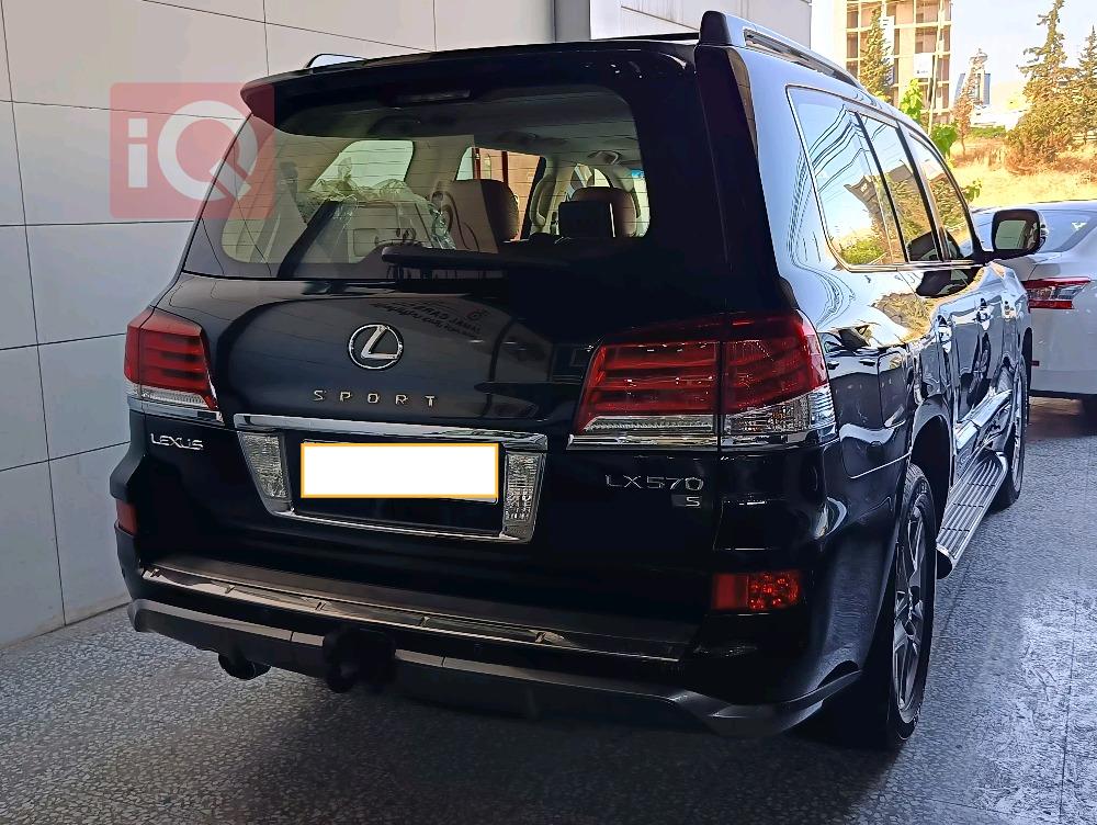 Lexus LX